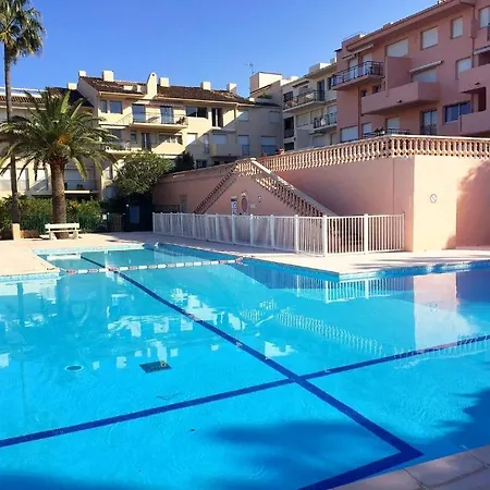 Sunset-apartment St-tropez-swimming Pool-parking Apartamento